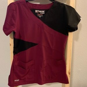 Grey's Anatomy Signature Color Block Top Small